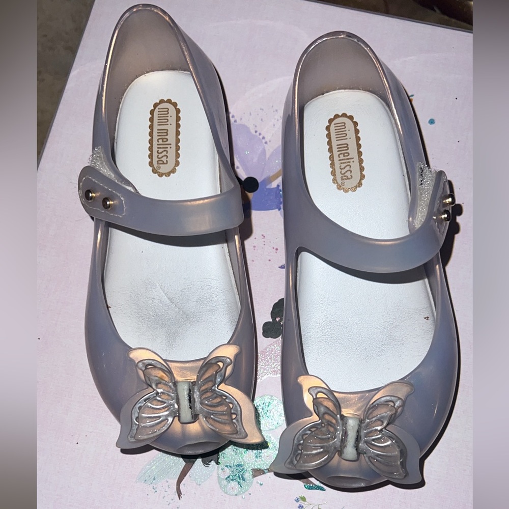 Mini Melissa butterfly Sweet Mary Jane
Flat gently used size 9 us EUR 25/26